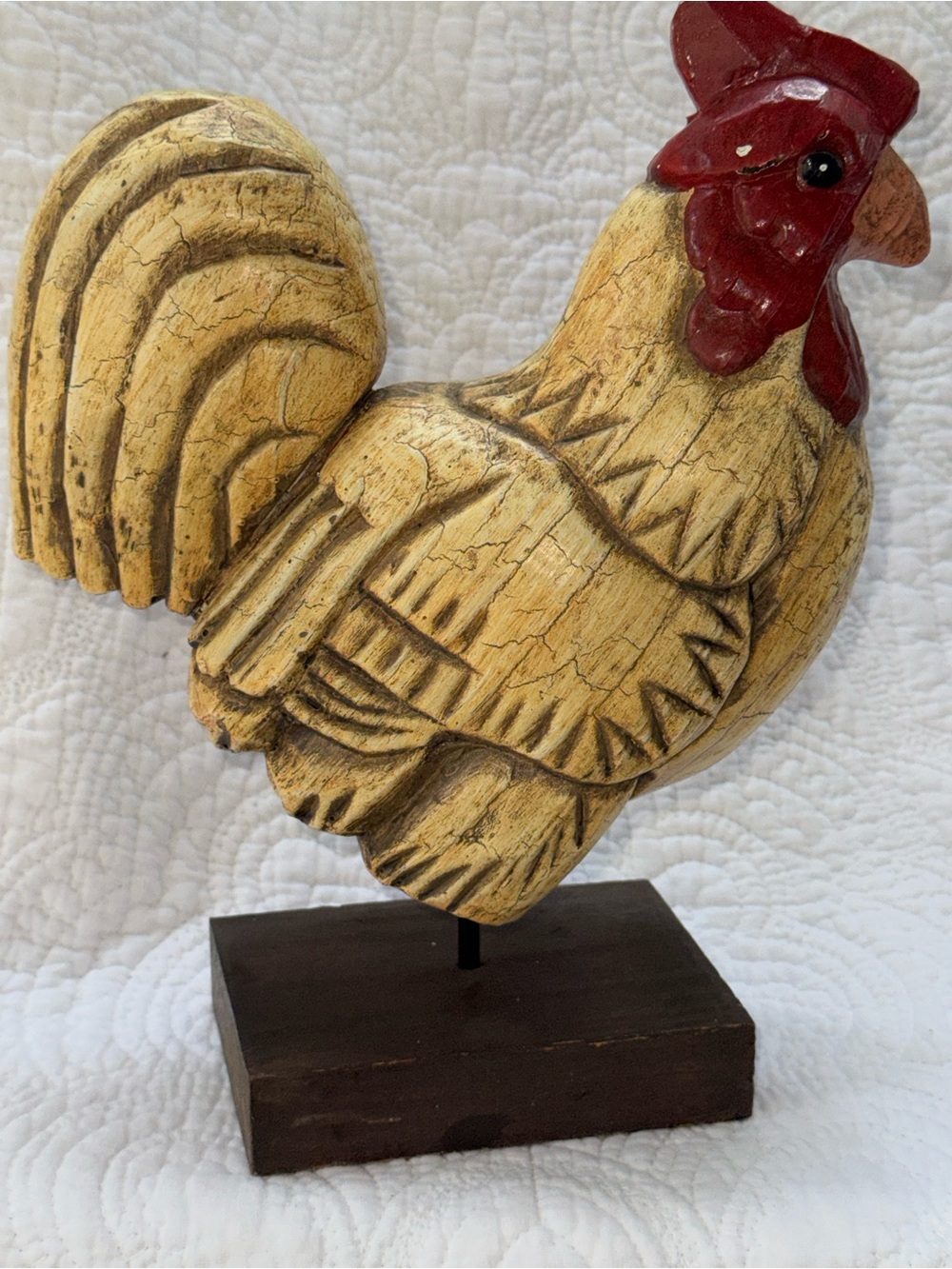 Vintage faux, wood carved rooster figurine on stand. Farmhouse decor. - Picture 2 of 7